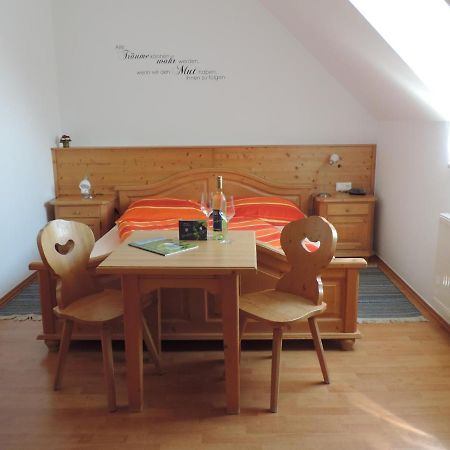 Weingut Gaestezimmer Gruber Ehrenhausen Dış mekan fotoğraf