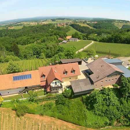 Weingut Gaestezimmer Gruber Ehrenhausen Dış mekan fotoğraf