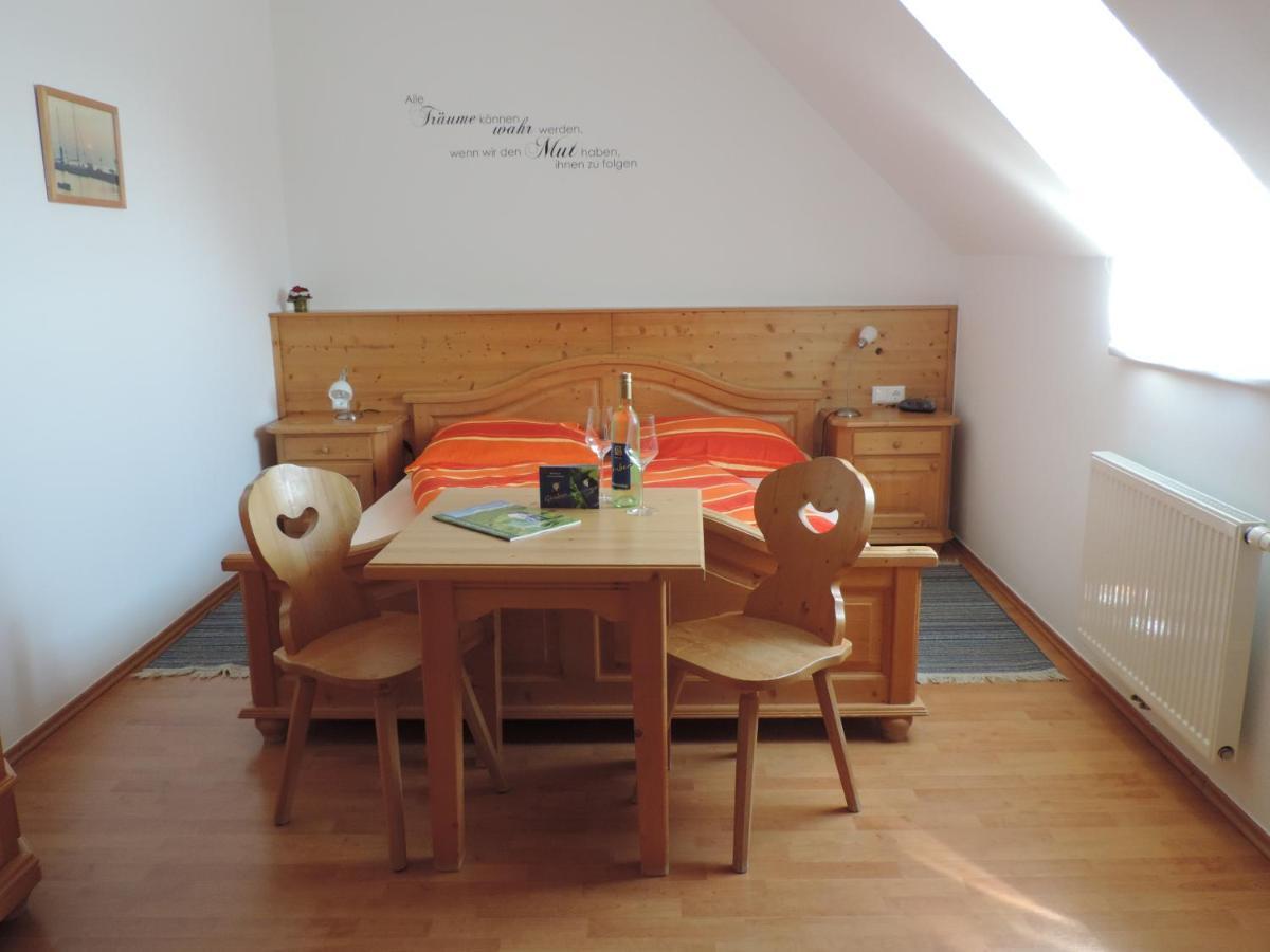 Weingut Gaestezimmer Gruber Ehrenhausen Dış mekan fotoğraf